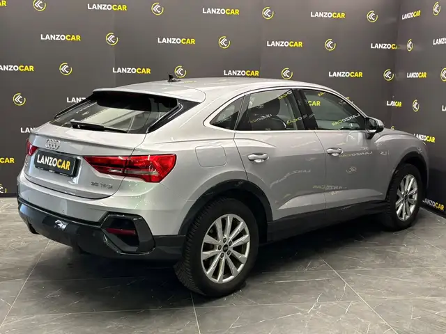 Audi Q3 view 4