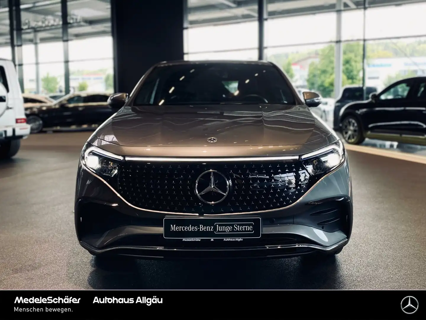 Mercedes-Benz EQA 350 EQA 350 4M AMG 360° Distronic Memory KeylessGO Grau - 2