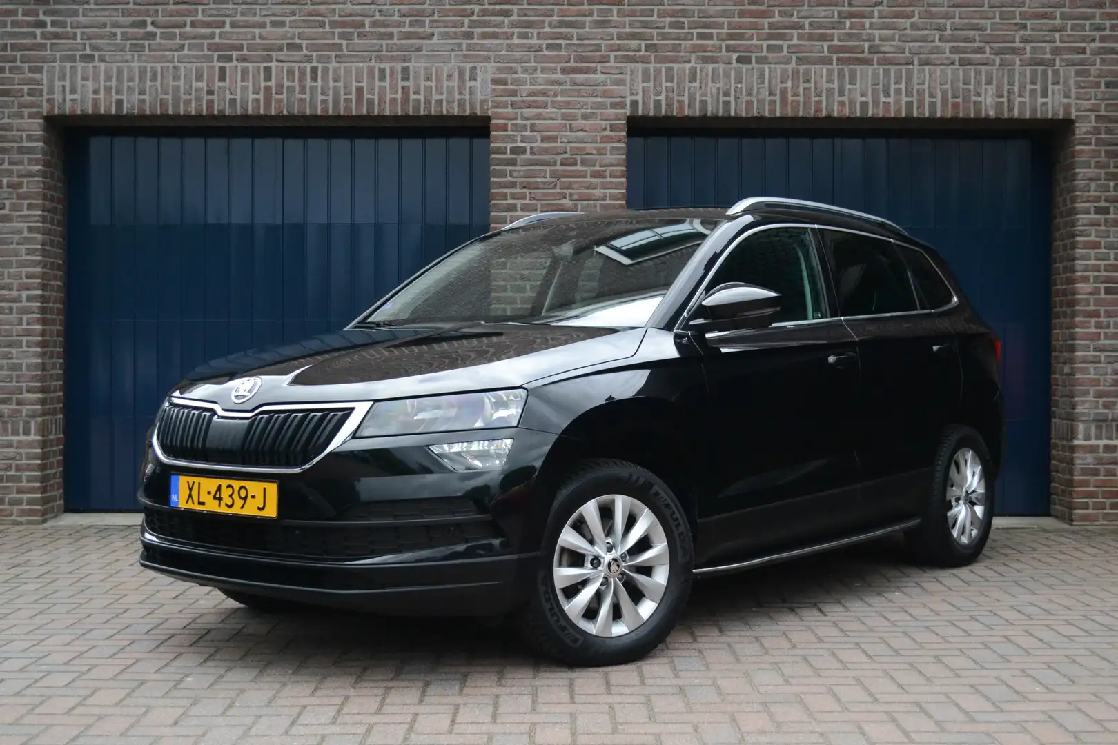 Skoda Karoq 1.0 TSI DSG Automaat Clever Edition | Trekhaak | C Zwart - 1