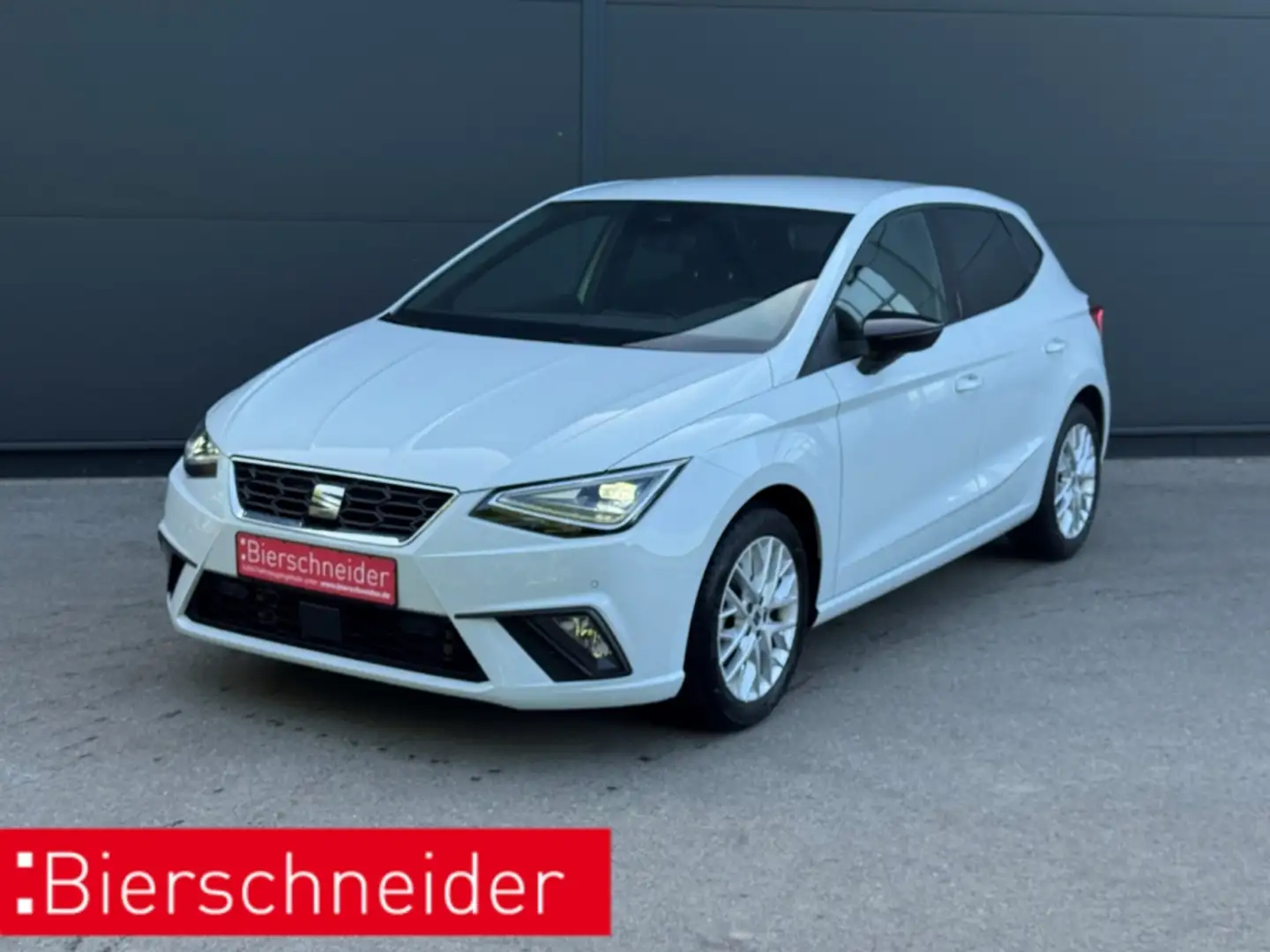 SEAT Ibiza 1.0 TSI DSG FR LED NAVI ACC PDC KAMERA SHZ Wit - 1