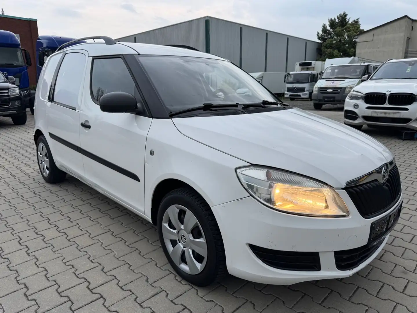 Skoda Praktik 1.6 TDI|Klima|Fahrbereit|LKW-Zulassung| Weiß - 1
