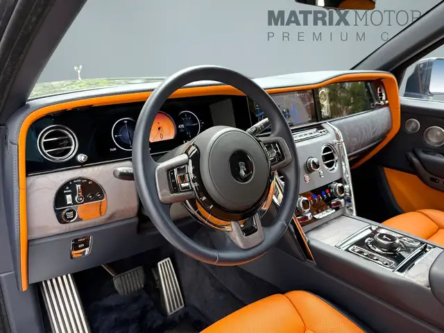 Rolls-Royce Cullinan view 3