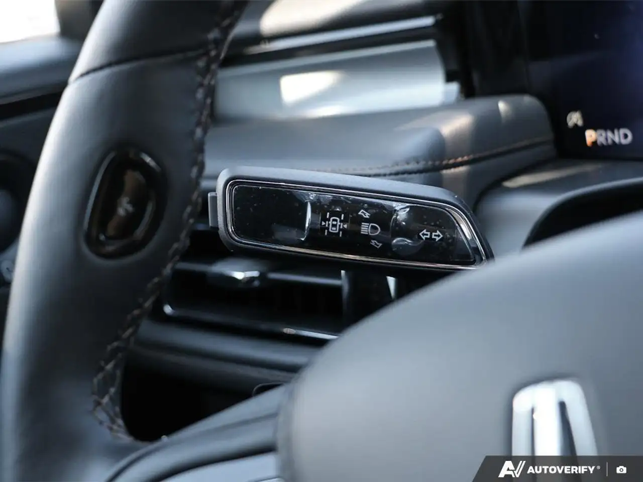 Lincoln Aviator снимка Lincoln Aviator