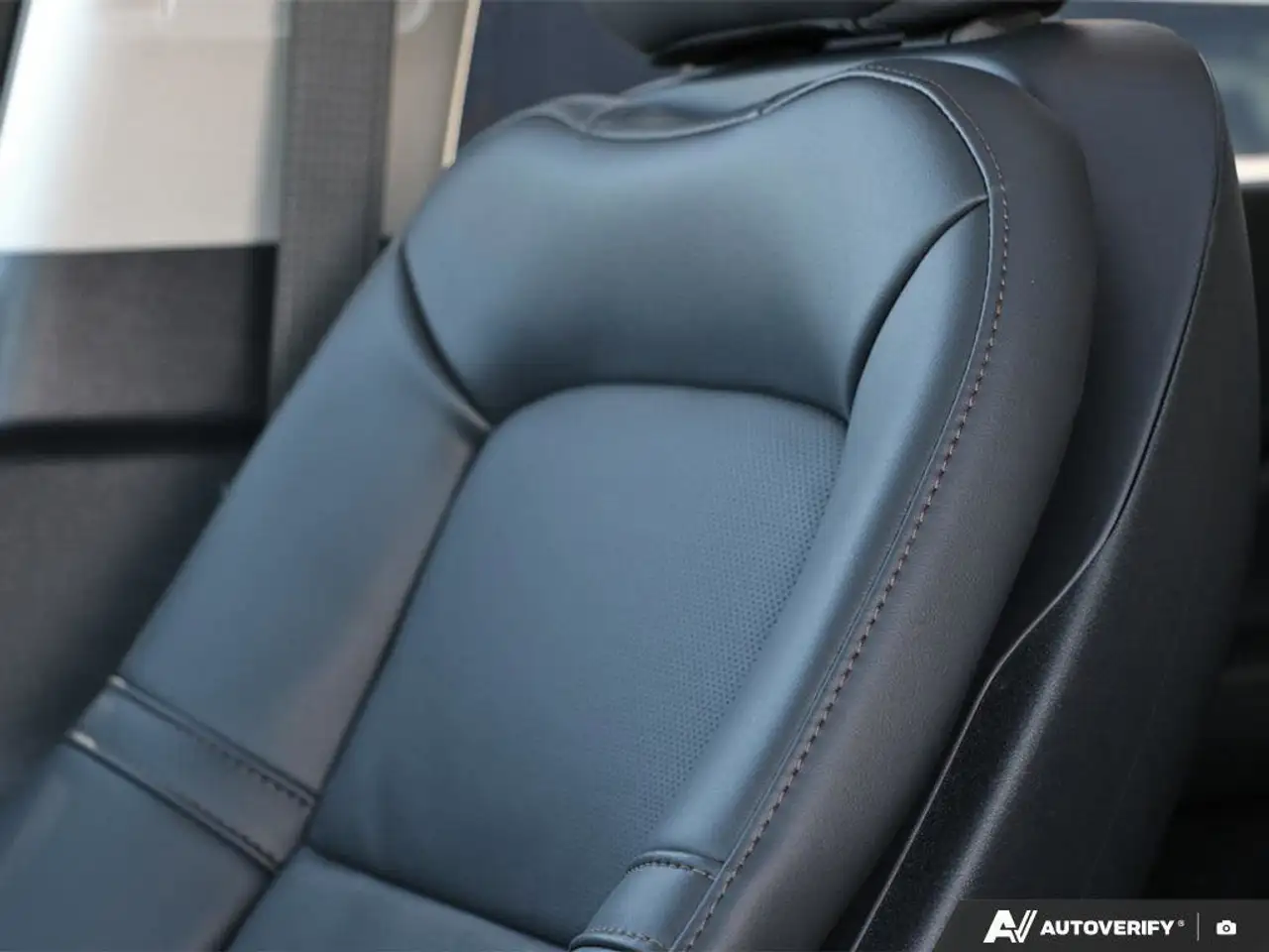 Lincoln Aviator снимка Lincoln Aviator