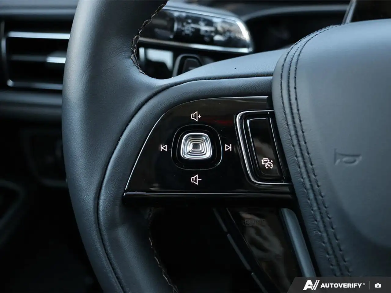 Lincoln Aviator снимка Lincoln Aviator