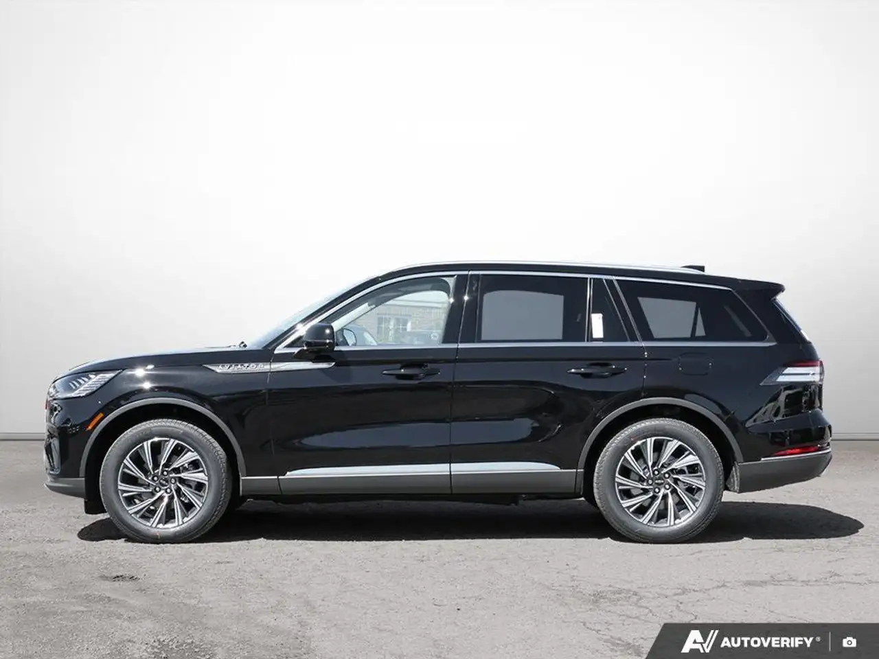 Lincoln Aviator снимка Lincoln Aviator