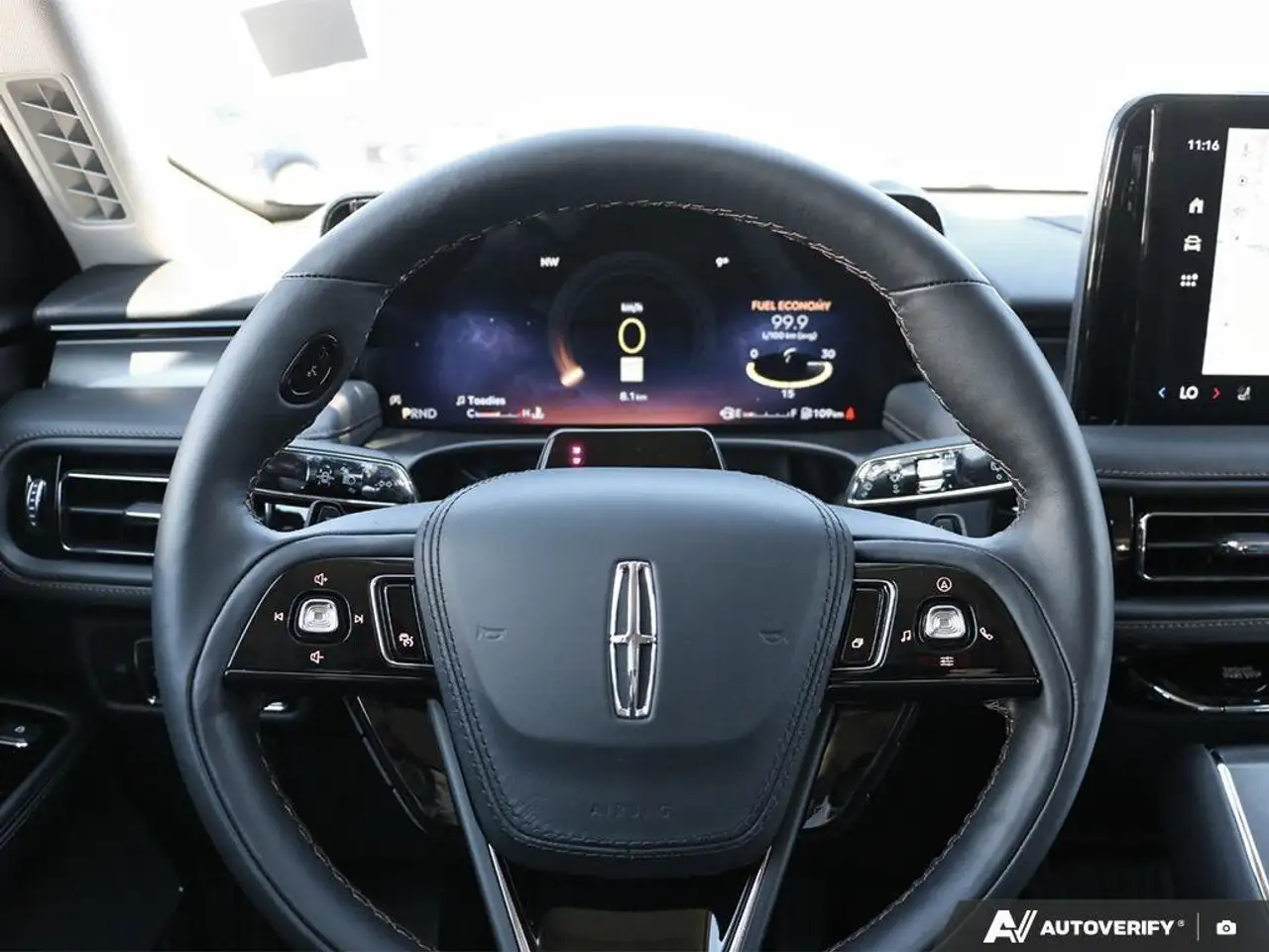 Lincoln Aviator снимка Lincoln Aviator
