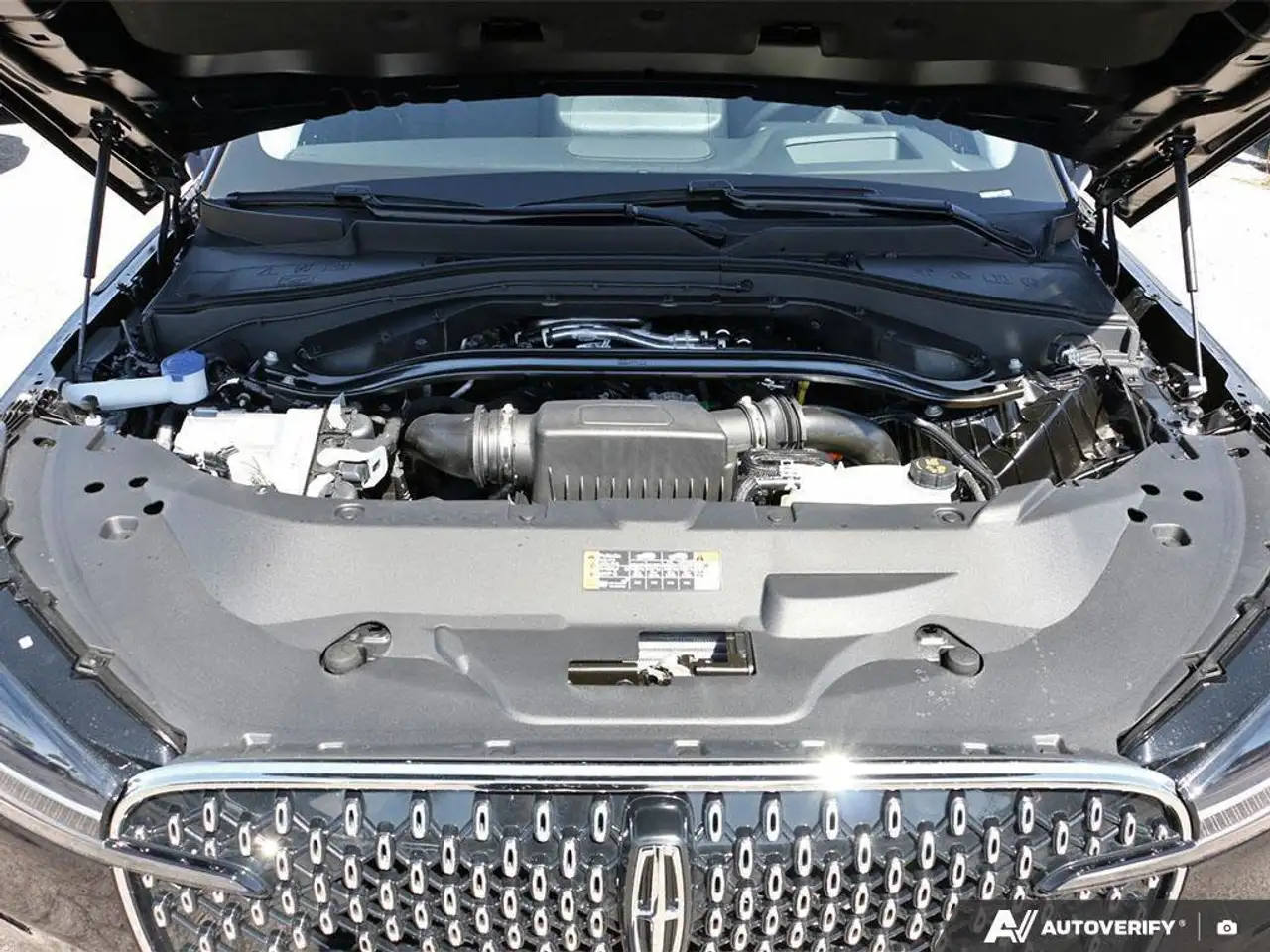 Lincoln Aviator снимка Lincoln Aviator