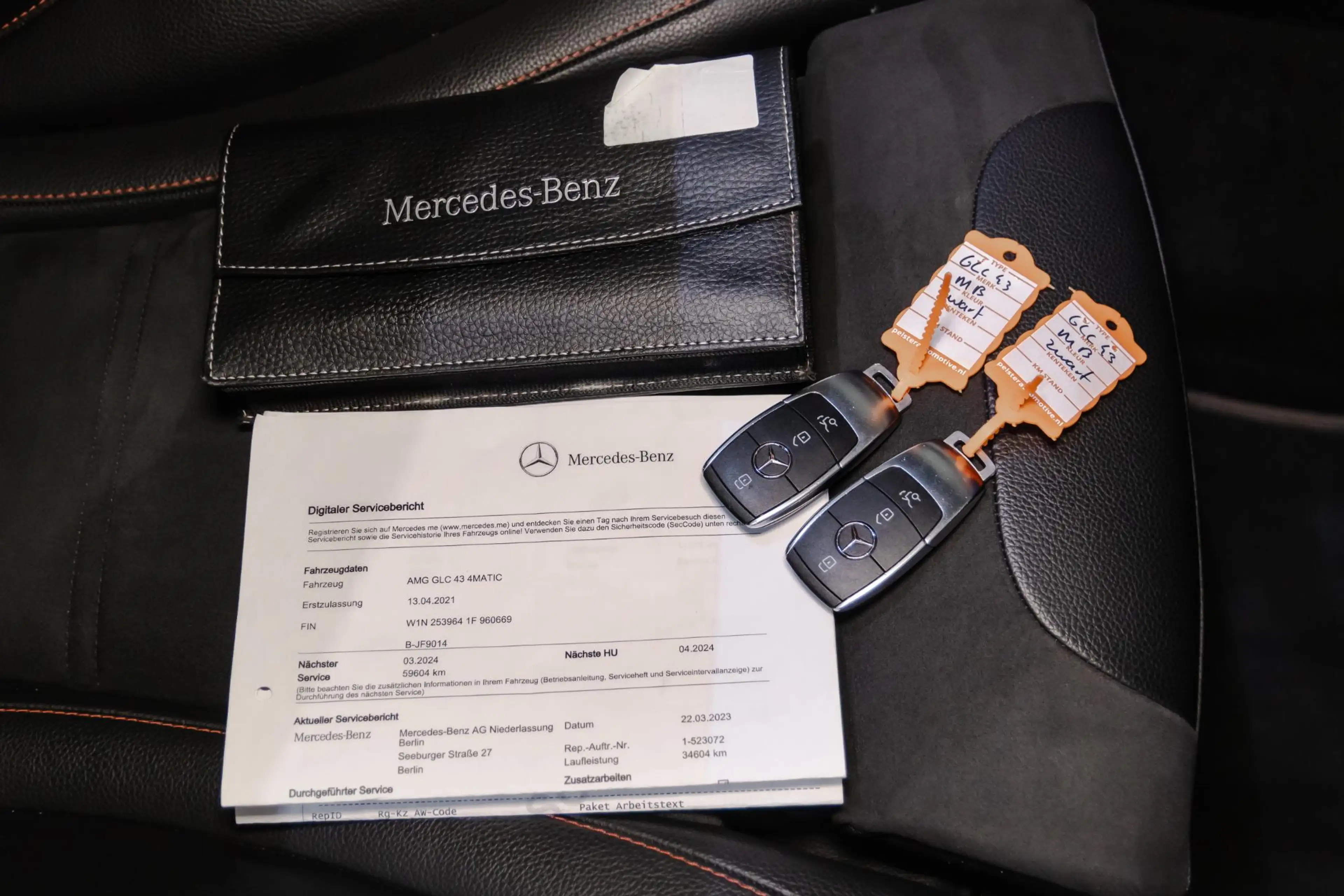 Mercedes-Benz GLC 43 AMG 4MATIC Premium Plus PANO, BURMESTER, TREKHAAK, MEM — photo 2