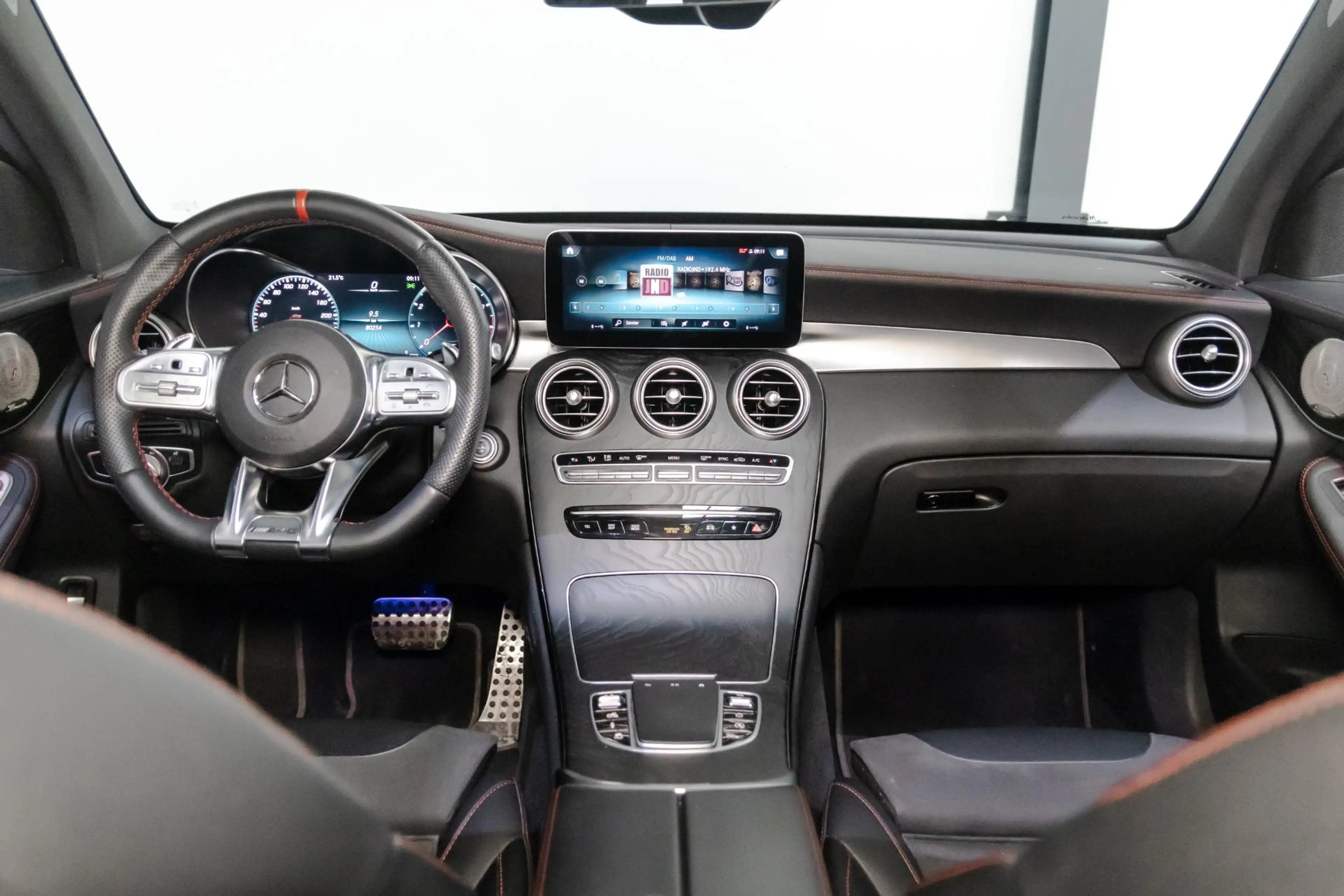Mercedes-Benz GLC 43 AMG 4MATIC Premium Plus PANO, BURMESTER, TREKHAAK, MEM — photo 17