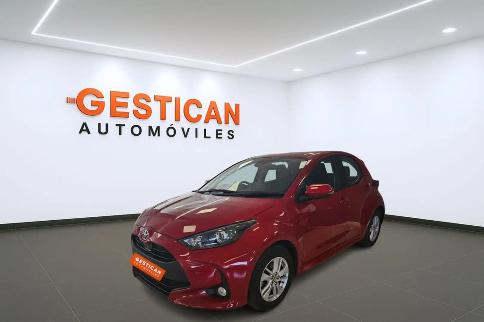 Toyota Yaris 120H 1.5 Active Tech Rouge - 1