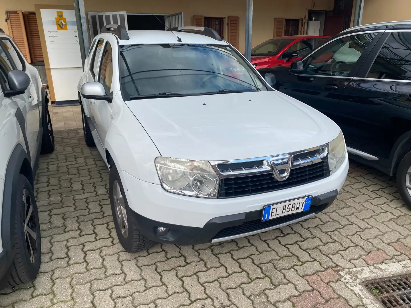 Dacia Duster Duster 1.6 Laureate Gpl 4x2 110cv BUONE CONDIZIONI Fehér - 2