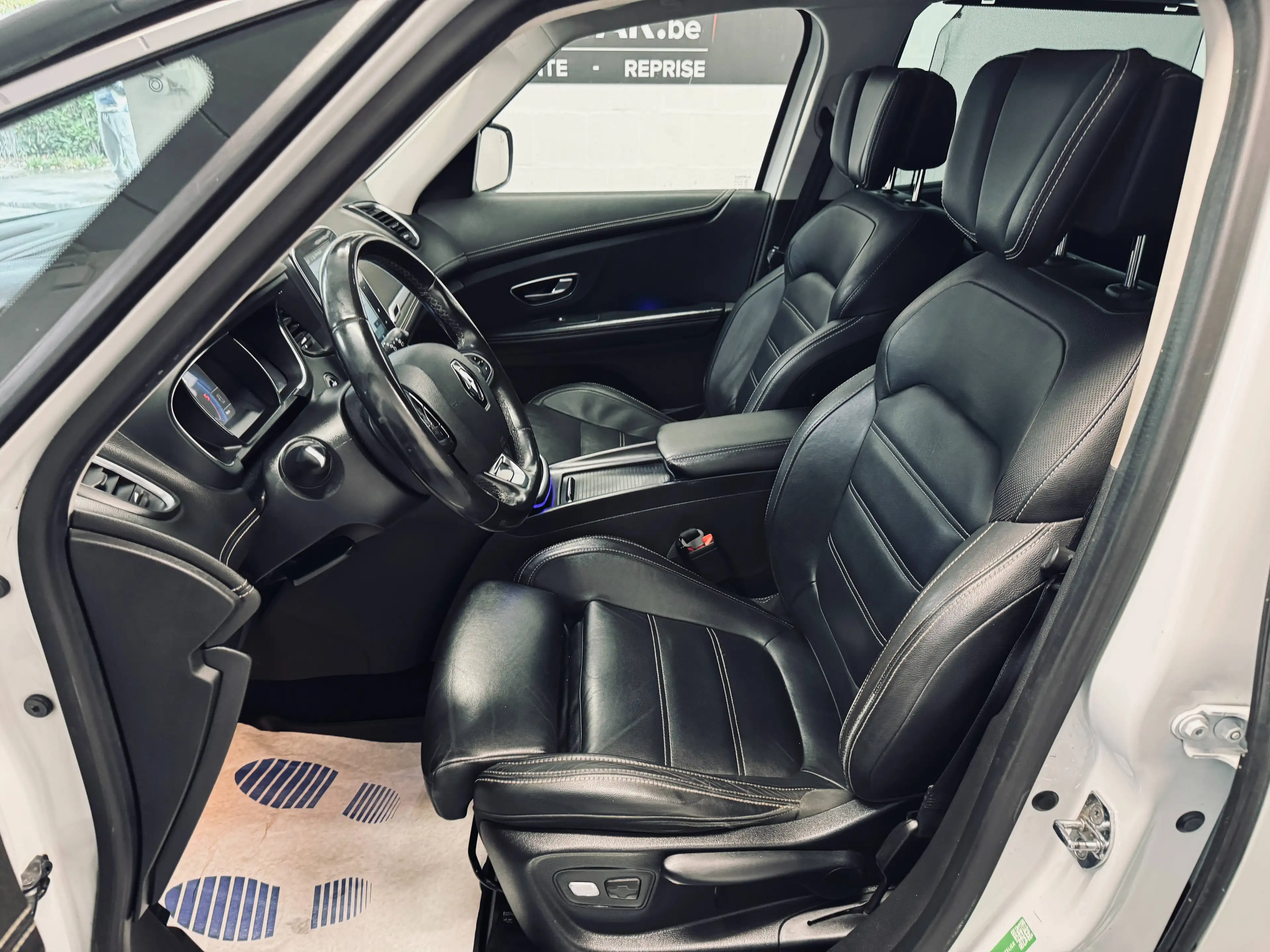 Renault Scenic Scenic 1.6 dCi Bose Edition 7 Places AUTOMATIQUE — photo 3
