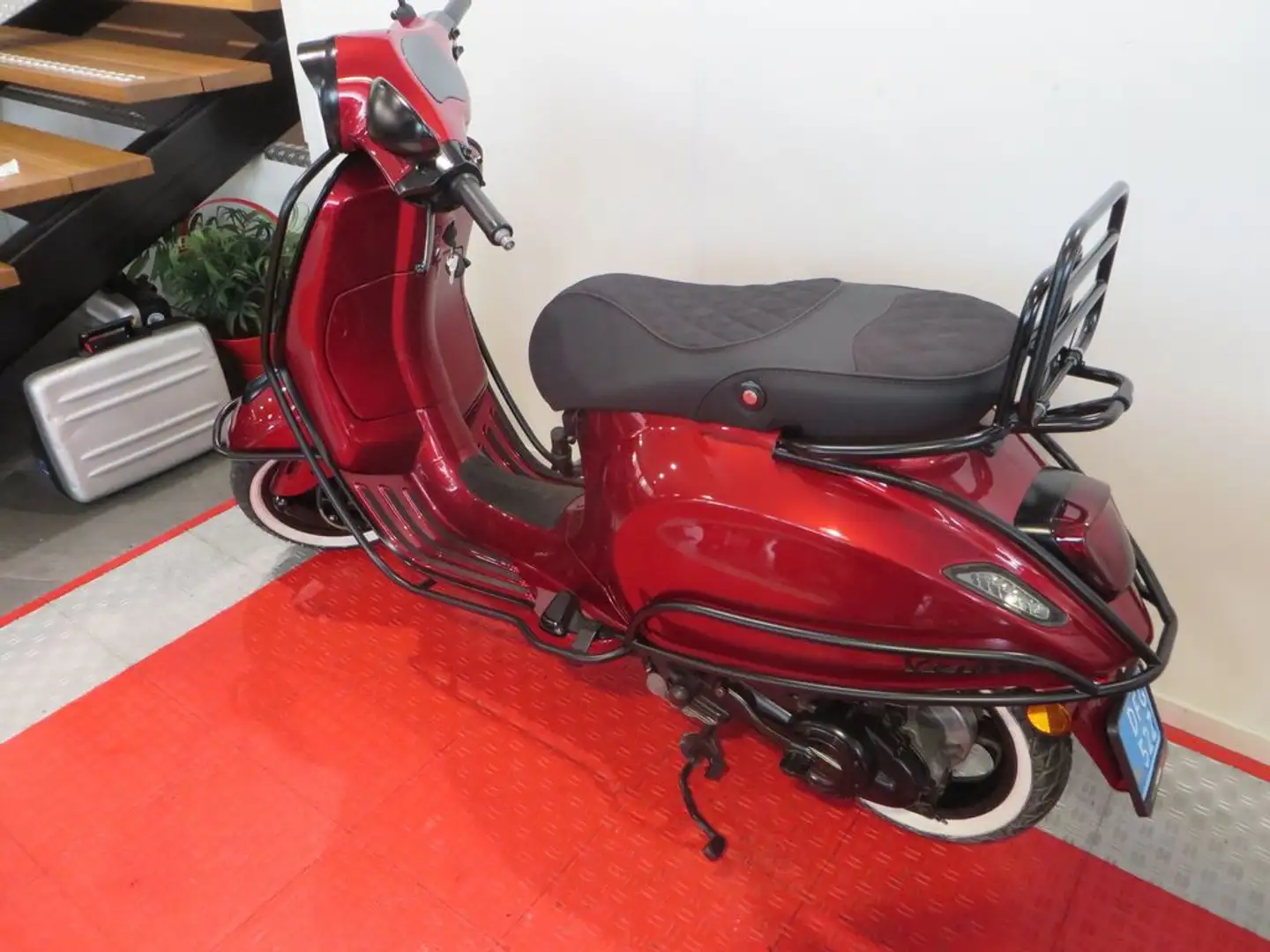 Vespa Primavera 50 4T Czerwony - 2