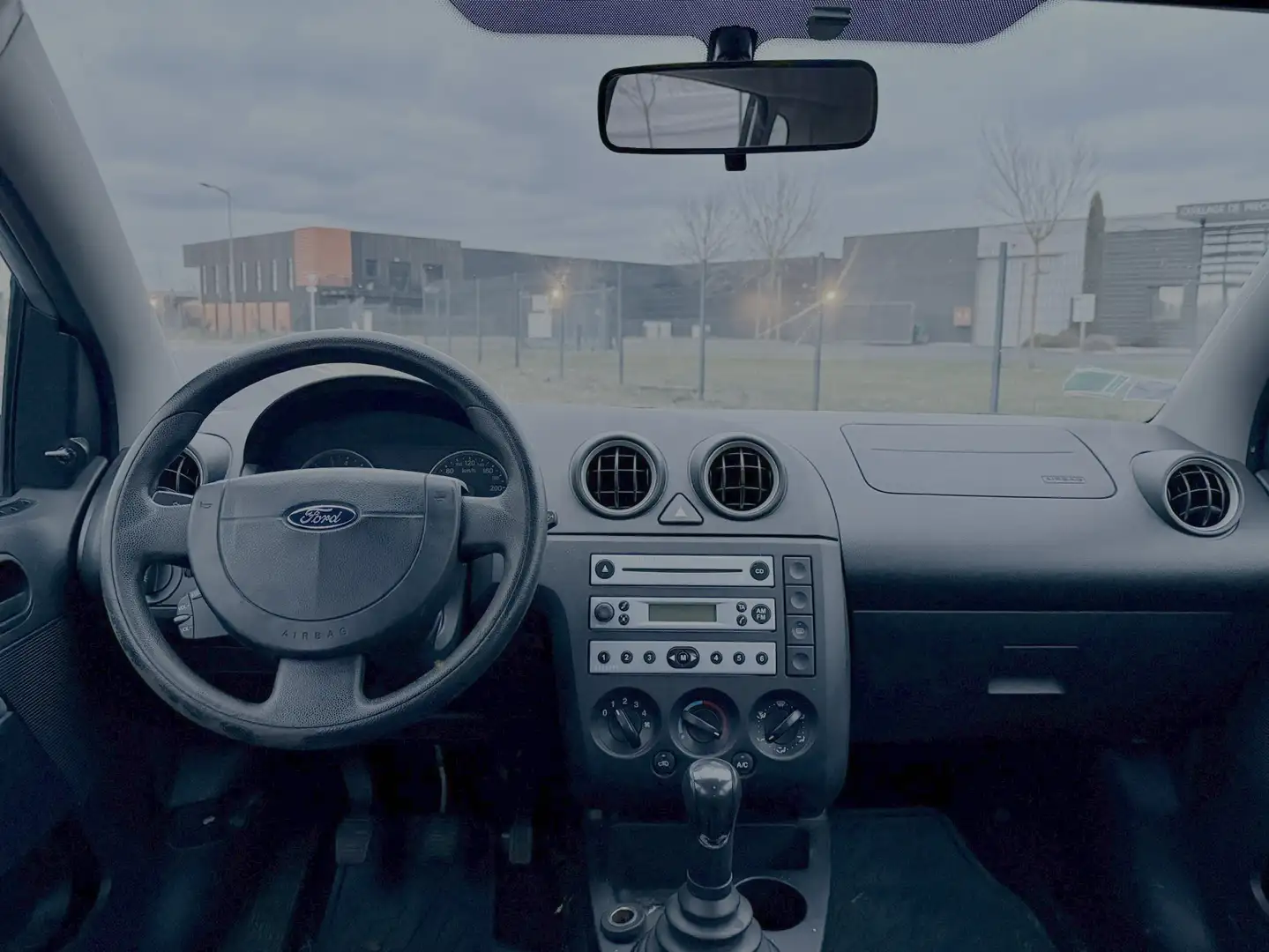 Ford Fiesta 1.3i Ambiente - 2