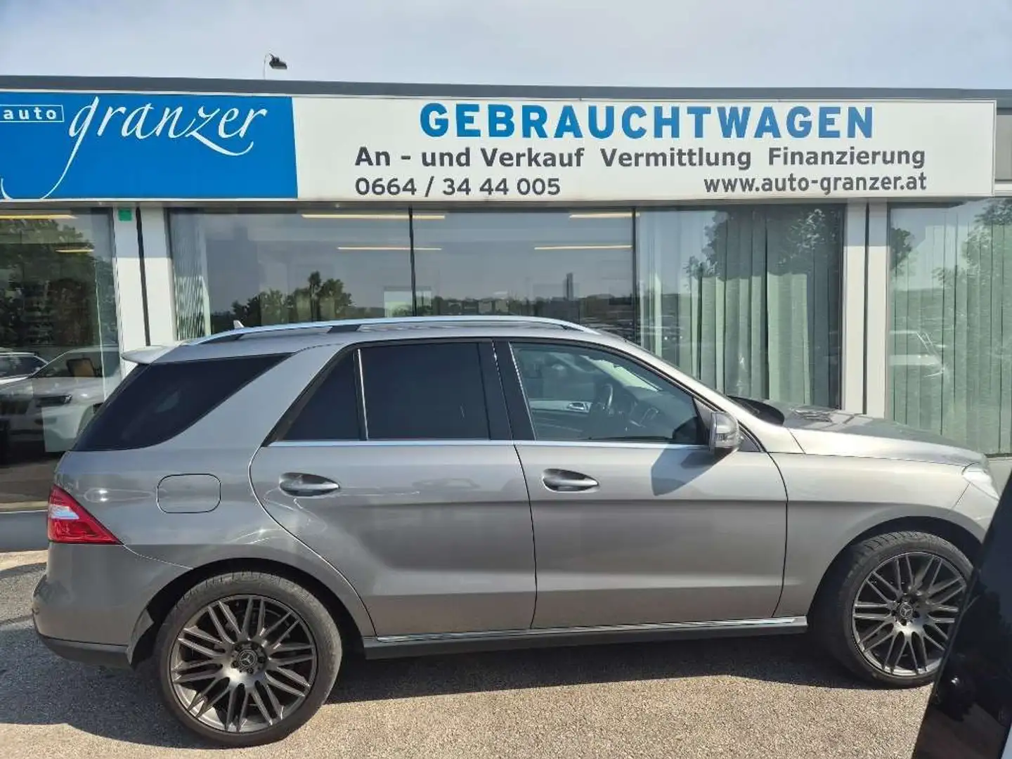 Mercedes-Benz ML 350 BlueTEC 4MATIC Aut. DPF Grau - 2