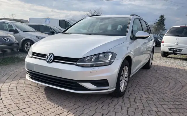 Volkswagen Golf Variant Trendline BMT *Zahnriemen Neu* im guten Zustand