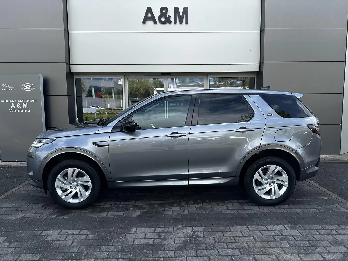 Land Rover Discovery Sport P300e R-Dynamic S Сірий - 2