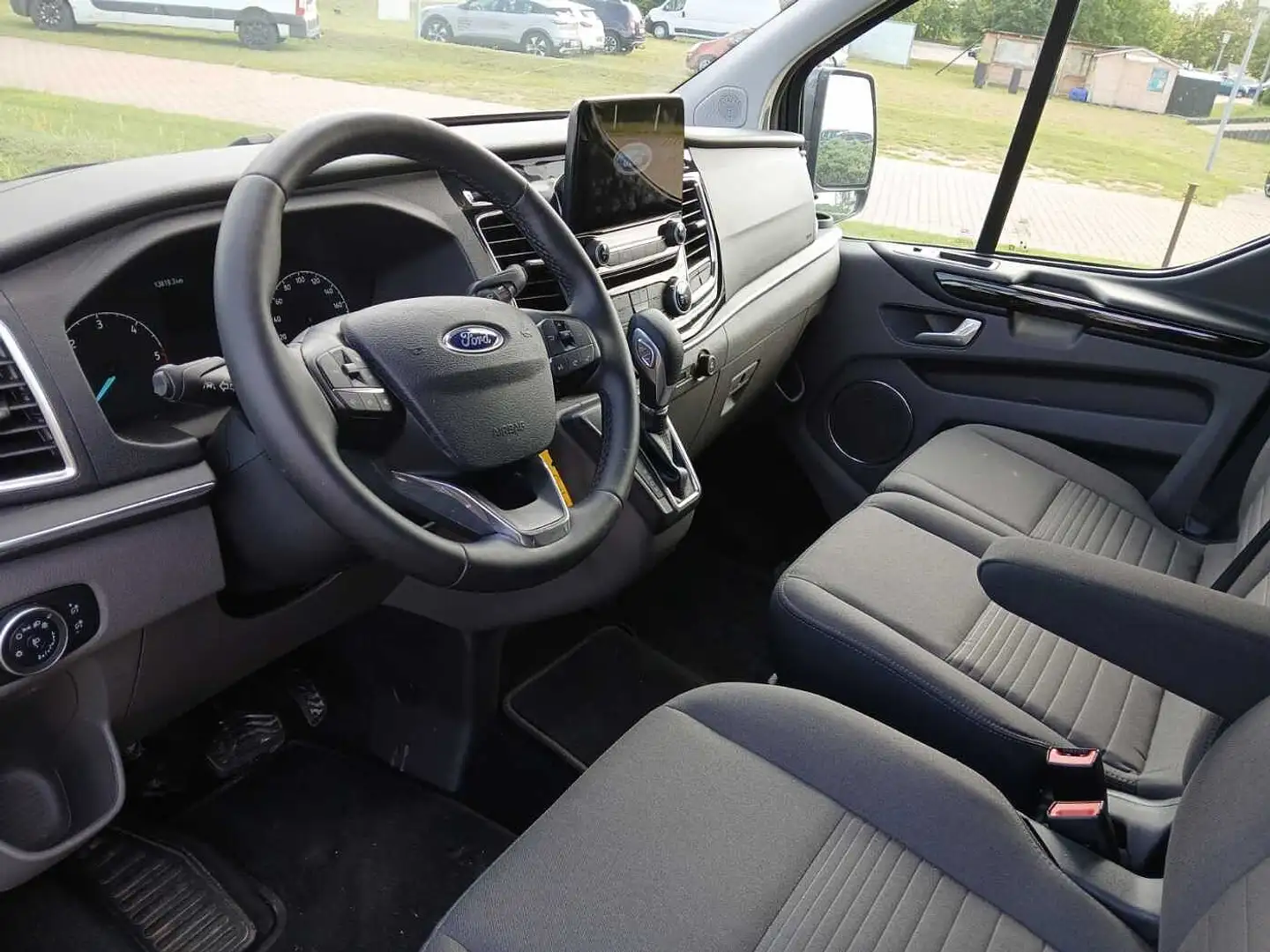 Ford Tourneo Custum 320 L2 Titanium Gris - 2