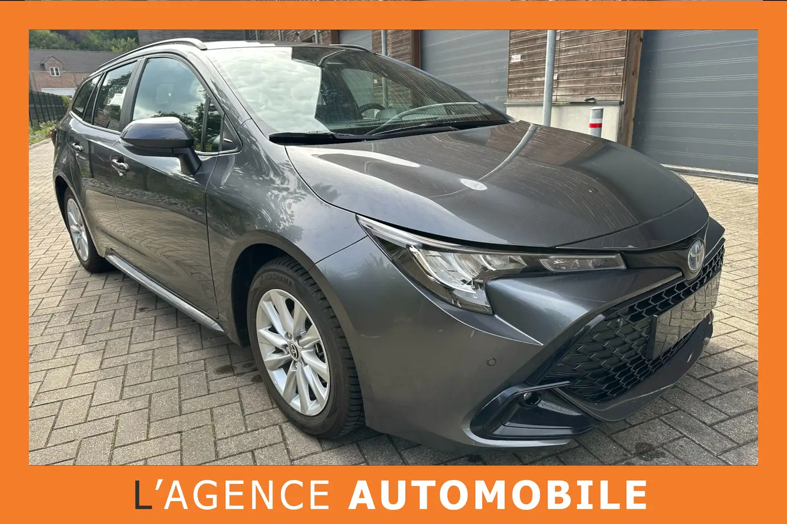 Toyota Corolla TVA DEDUCTIBLE - Garantie Toyota 2035 Grijs - 1