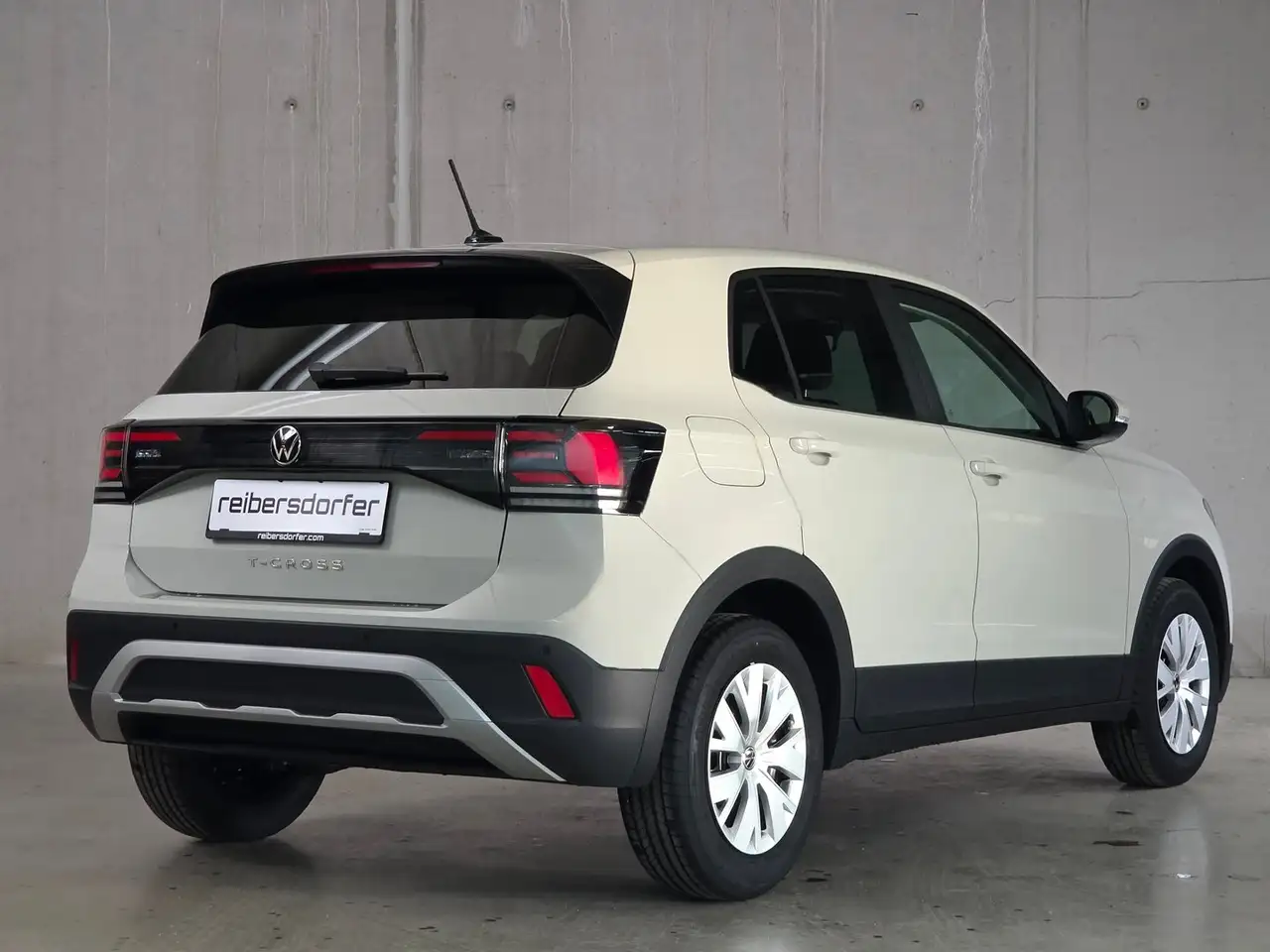 Volkswagen T-Cross 4Me TSI 7