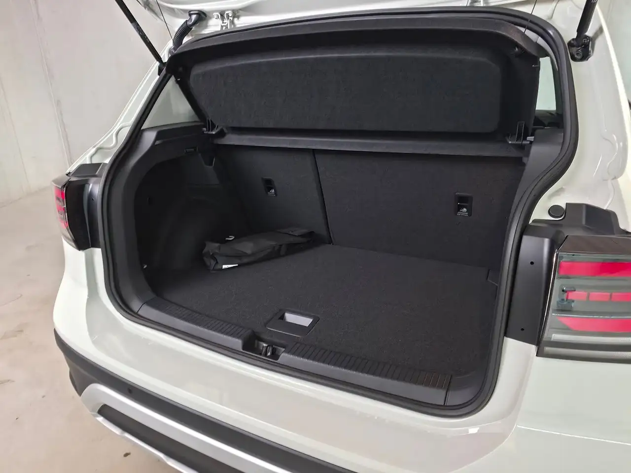 Volkswagen T-Cross 4Me TSI 10