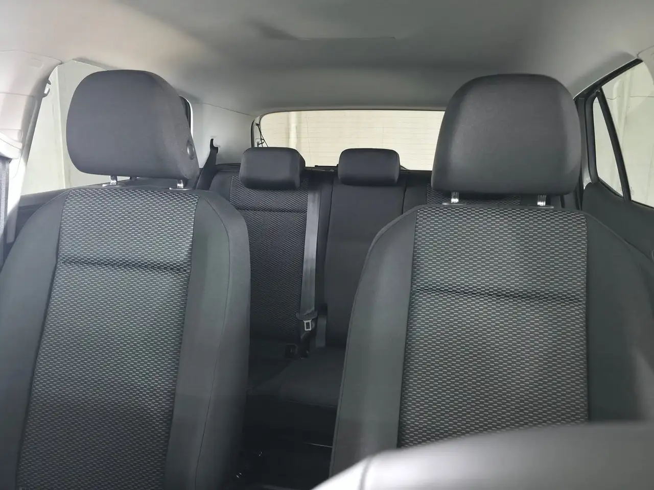 Volkswagen T-Cross 4Me TSI 15