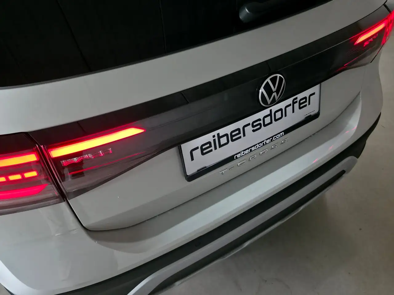 Volkswagen T-Cross 4Me TSI 9