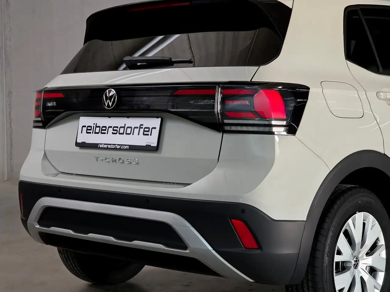 Volkswagen T-Cross 4Me TSI 8
