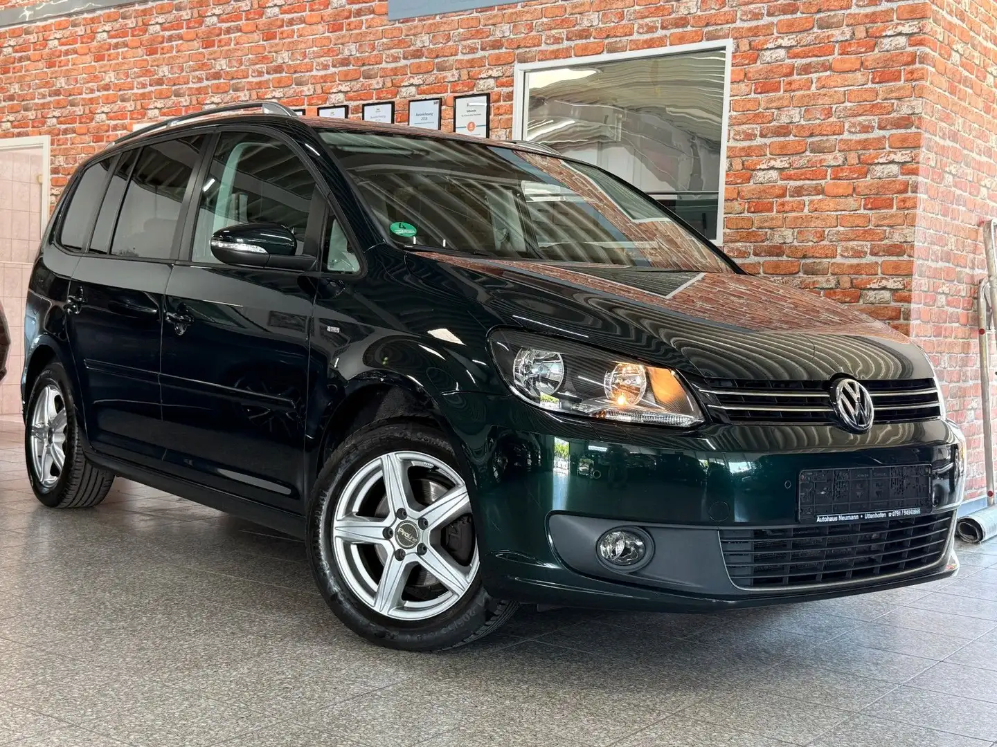 Volkswagen Touran Cup-1.6TDI-7 Sitze-DSG-Navi-Kamera-AHK Grün - 1
