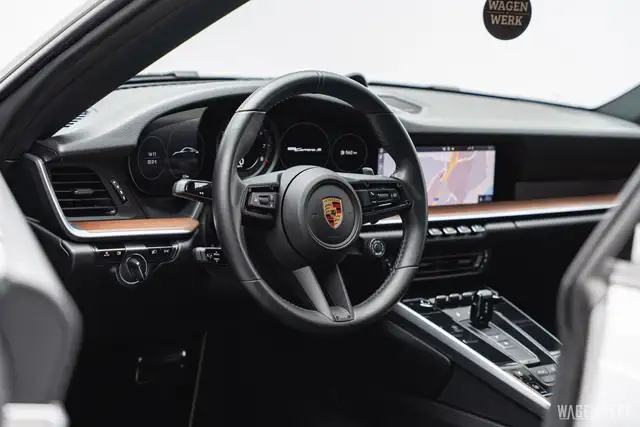 Porsche 992 Carrera S ERSTBESITZ CLASSIC-RAD GLASDACH SPORT-C Ansicht 12