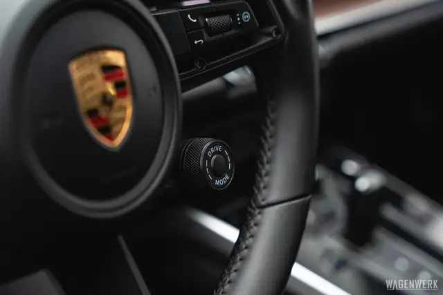 Porsche 992 Carrera S ERSTBESITZ CLASSIC-RAD GLASDACH SPORT-C Ansicht 43