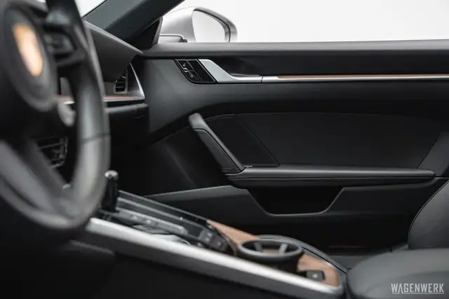 Porsche 992 Carrera S ERSTBESITZ CLASSIC-RAD GLASDACH SPORT-C Ansicht 47