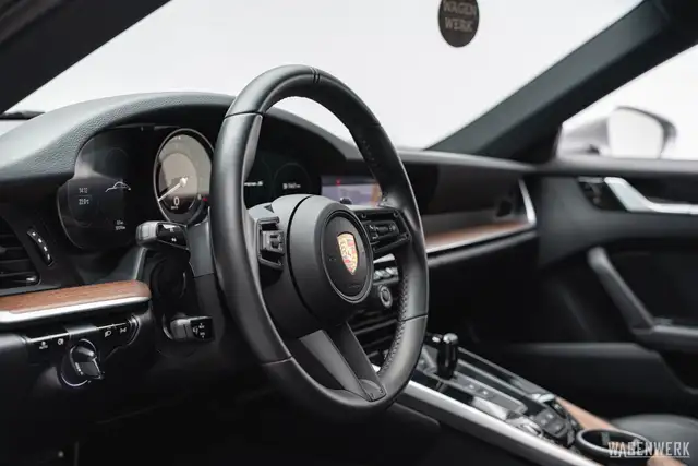 Porsche 992 Carrera S ERSTBESITZ CLASSIC-RAD GLASDACH SPORT-C Ansicht 29