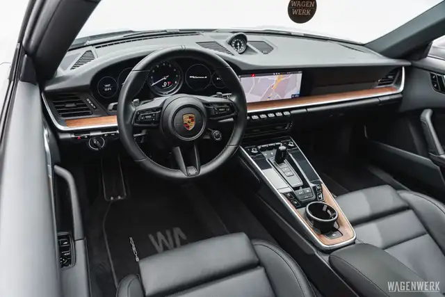 Porsche 992 Carrera S ERSTBESITZ CLASSIC-RAD GLASDACH SPORT-C Ansicht 17