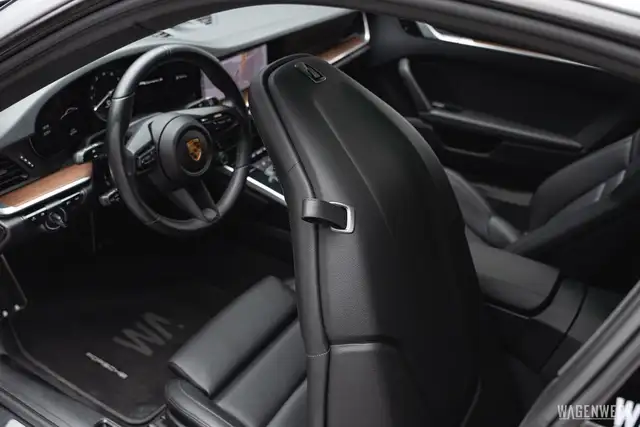 Porsche 992 Carrera S ERSTBESITZ CLASSIC-RAD GLASDACH SPORT-C Ansicht 36