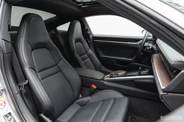 Porsche 992 Carrera S ERSTBESITZ CLASSIC-RAD GLASDACH SPORT-C Ansicht 14