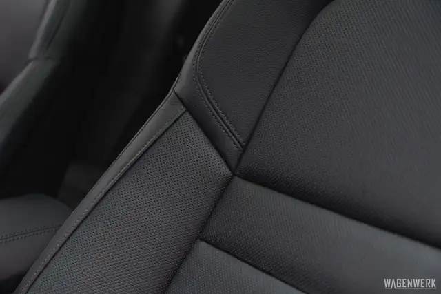 Porsche 992 Carrera S ERSTBESITZ CLASSIC-RAD GLASDACH SPORT-C Ansicht 33