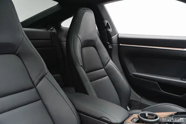 Porsche 992 Carrera S ERSTBESITZ CLASSIC-RAD GLASDACH SPORT-C Ansicht 34