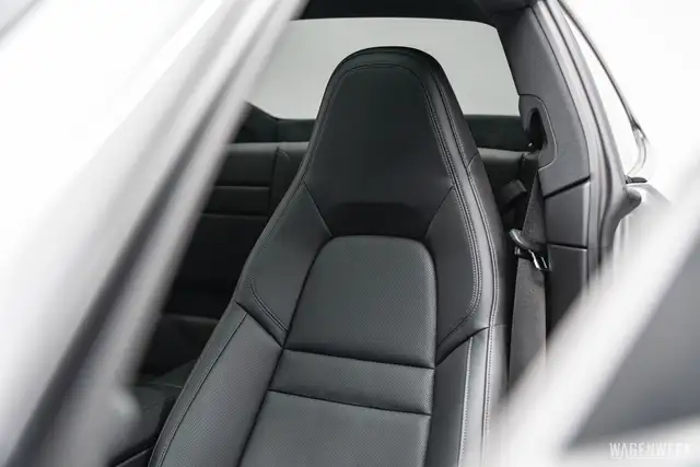 Porsche 992 Carrera S ERSTBESITZ CLASSIC-RAD GLASDACH SPORT-C Ansicht 28