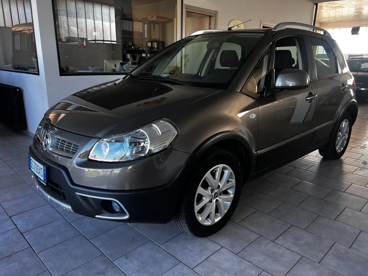 Fiat Sedici Sedici 1.6 16v Emotion 4x4 120cv GPL Gris - 1