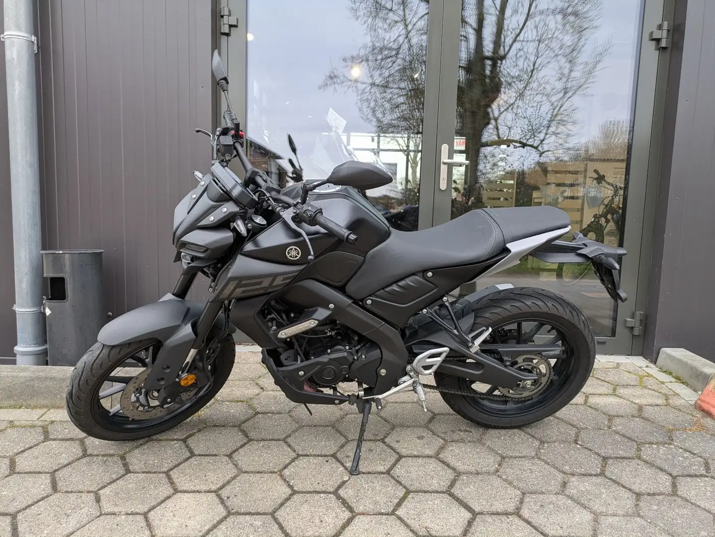 Yamaha MT-125 Negro - 2