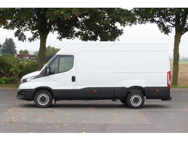Iveco Daily 35S16 AHK R3520