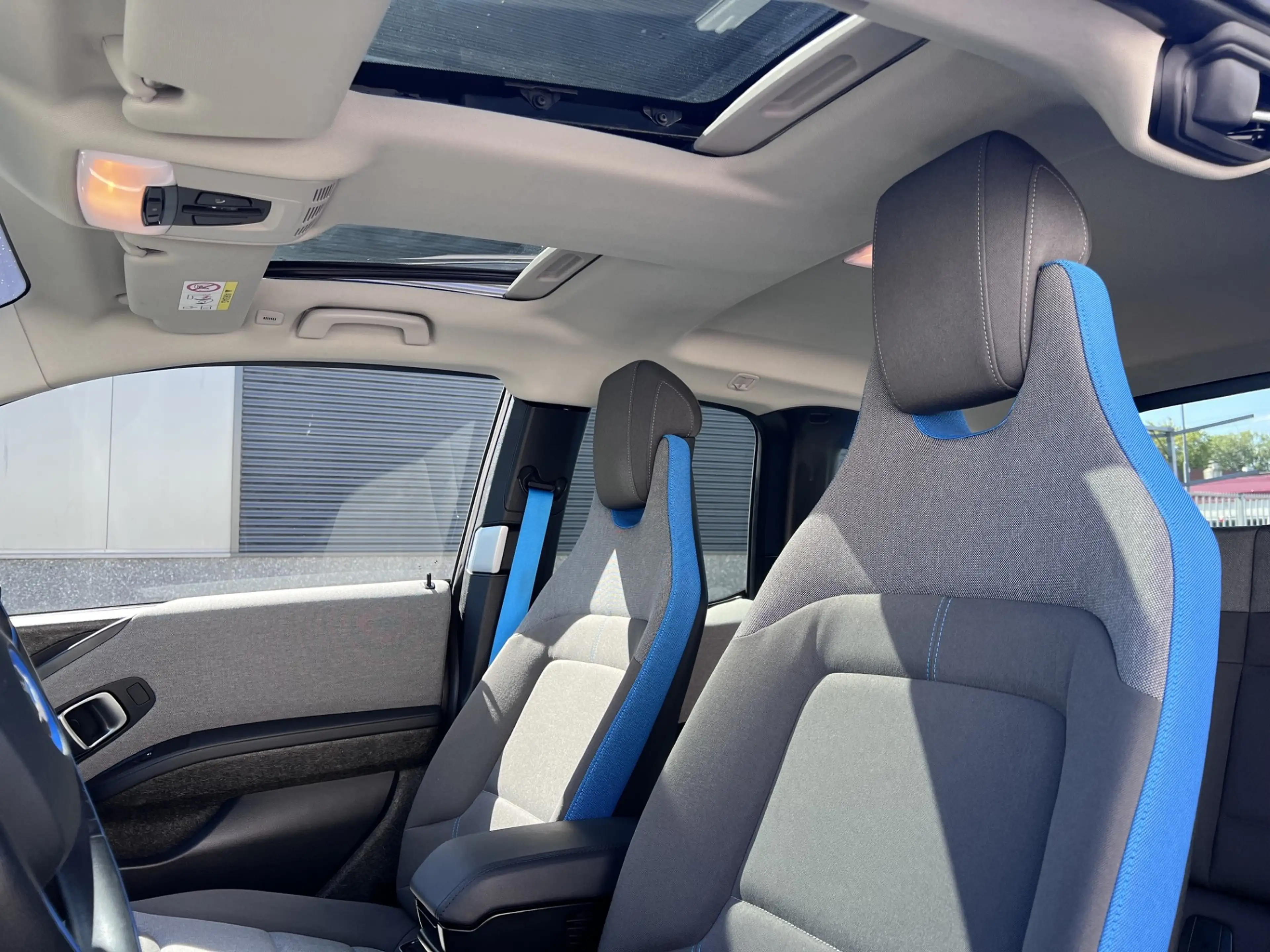 BMW i3 Executive 120Ah 42 kWh Kaschmir silver/ Sunroof/Ca — photo 2