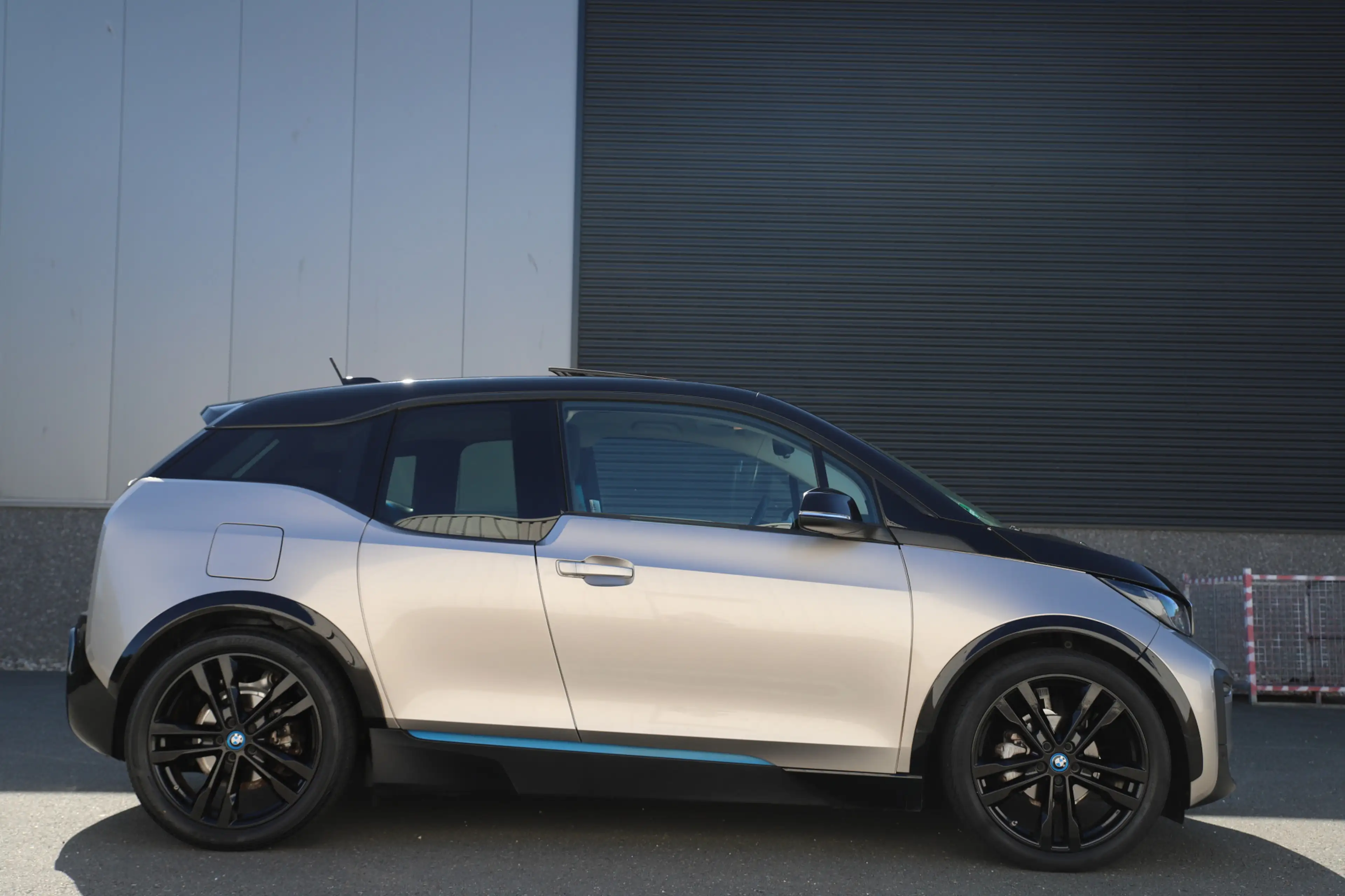 BMW i3 Executive 120Ah 42 kWh Kaschmir silver/ Sunroof/Ca — photo 11