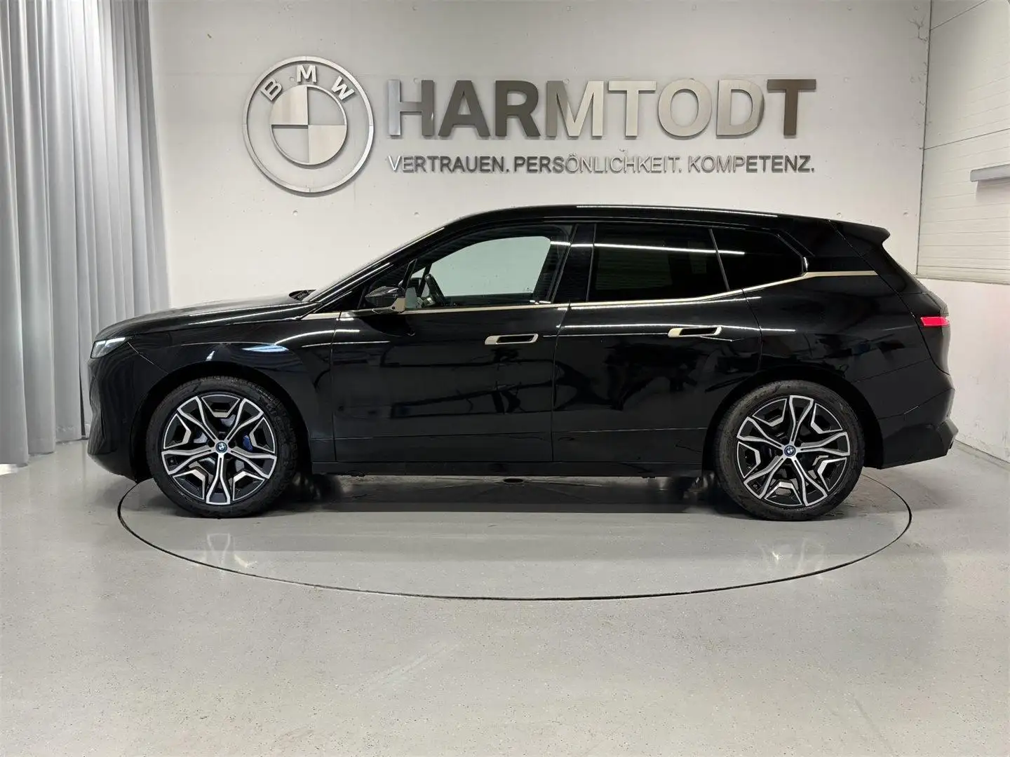 BMW iX xDrive50 Negru - 2