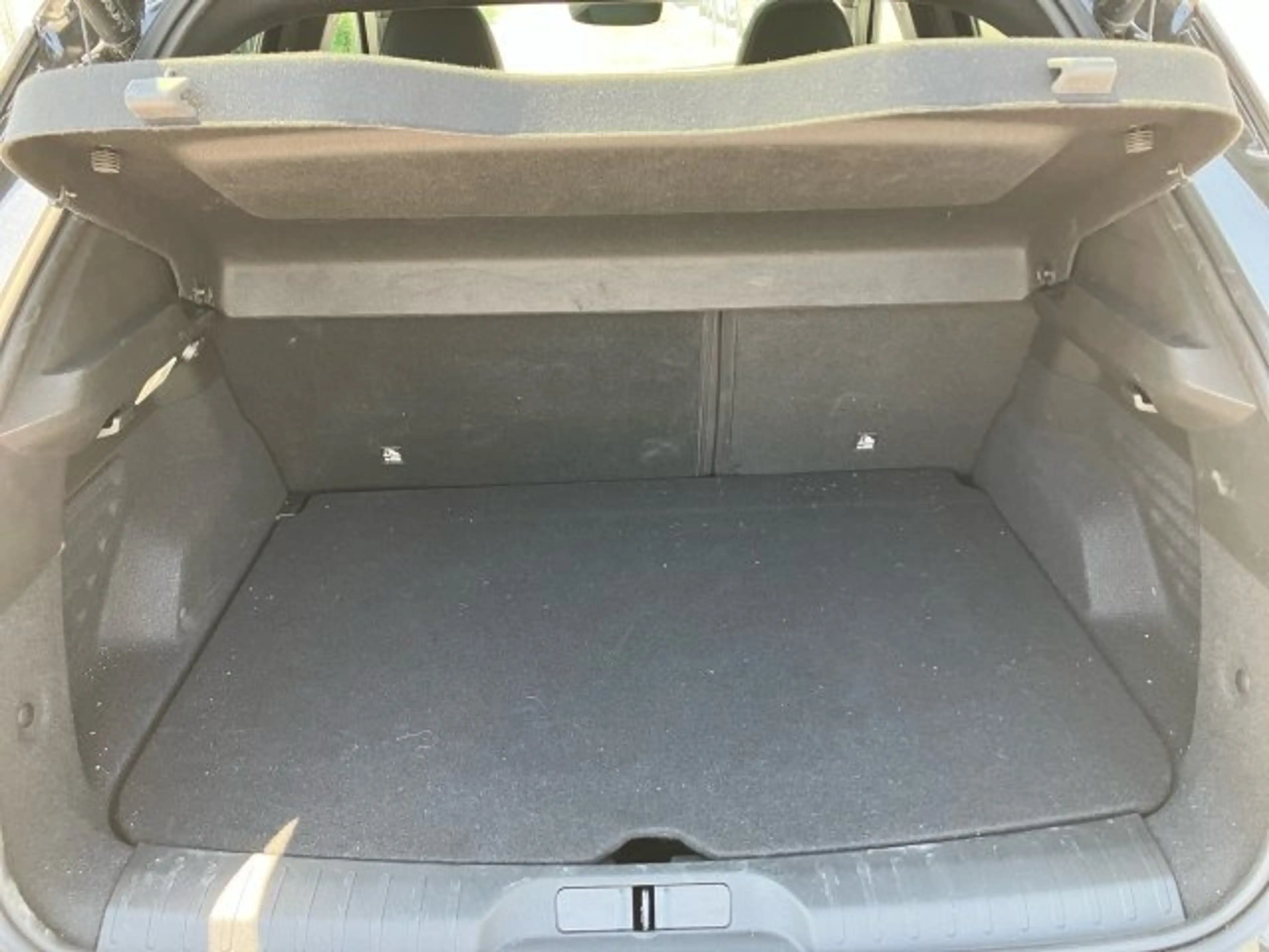 Alfa Romeo Junior Ibrida Speciale 1.2 136PS MHEV FWD — photo 13