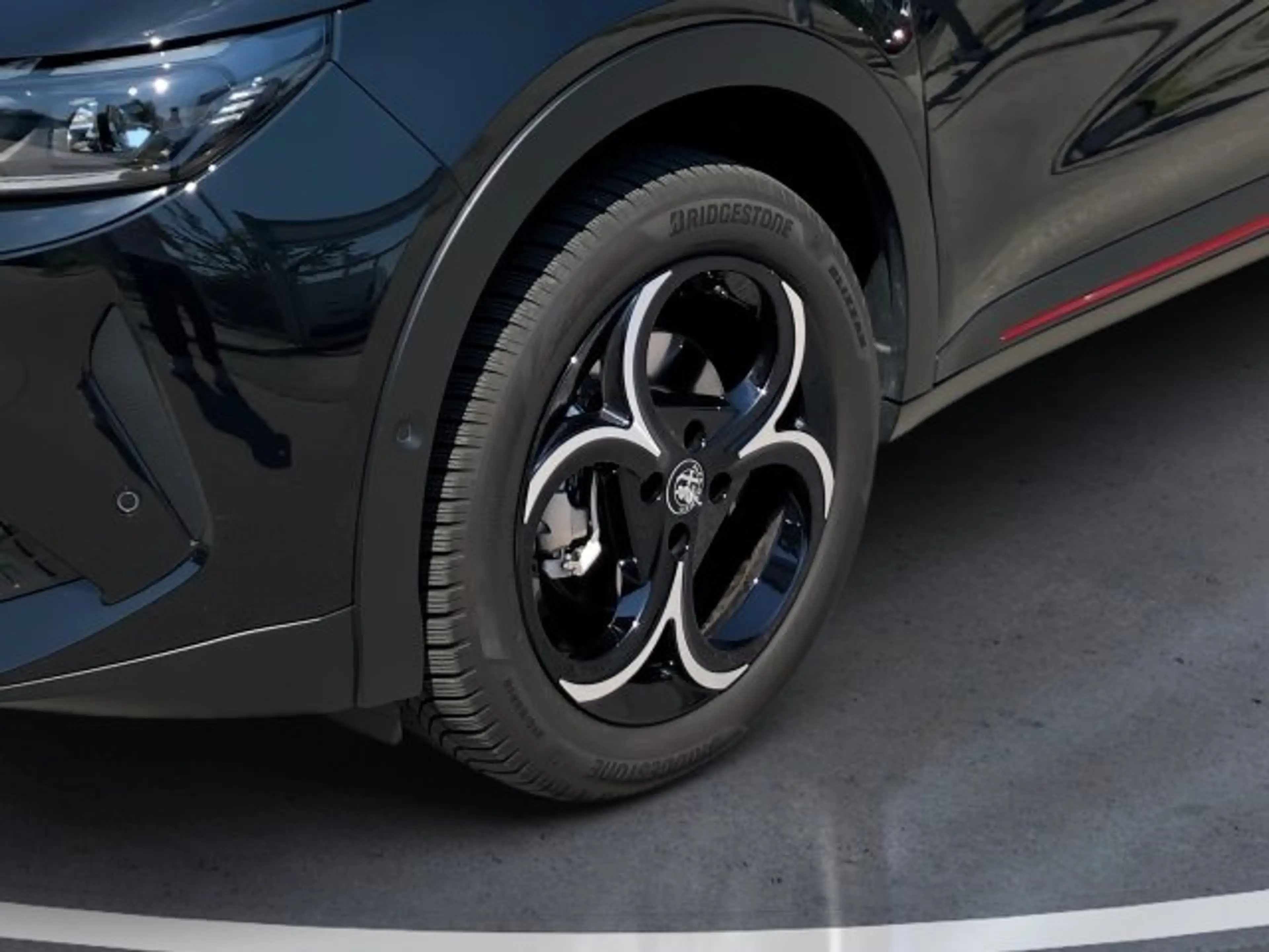 Alfa Romeo Junior Ibrida Speciale 1.2 136PS MHEV FWD — photo 8