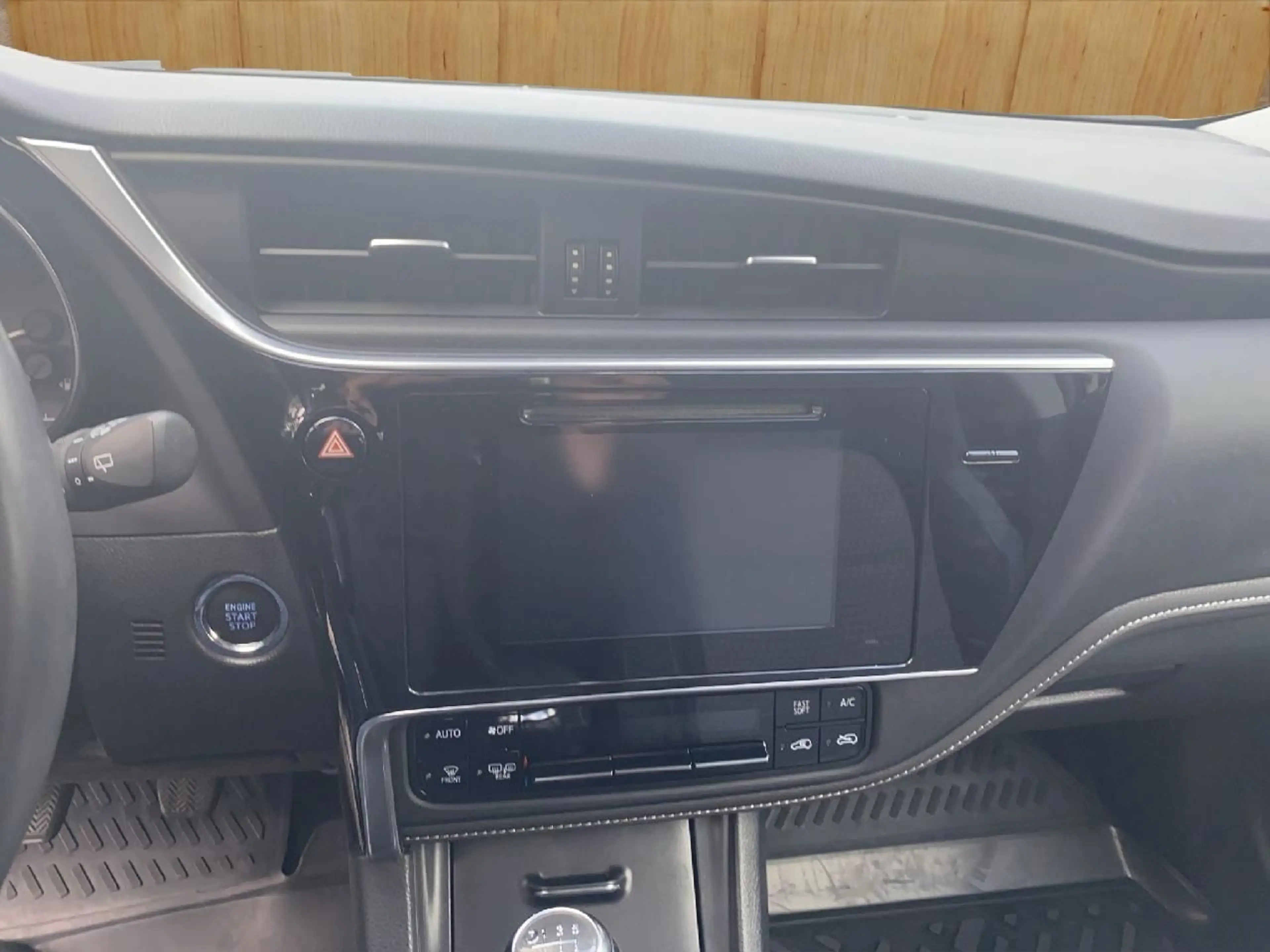 Toyota Auris Auris TS 1.2l Team D + Comfortpaket — photo 11