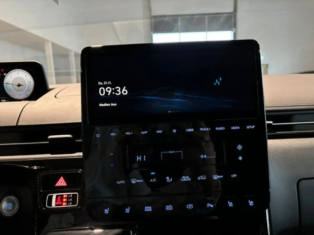 Hyundai STARIA 2.2 Prime 2WD ACC SITZBELÜFTUNG LED 16